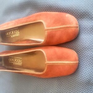 Tan Beige Flats Faux suede women Size 9 top stitching By Aerology